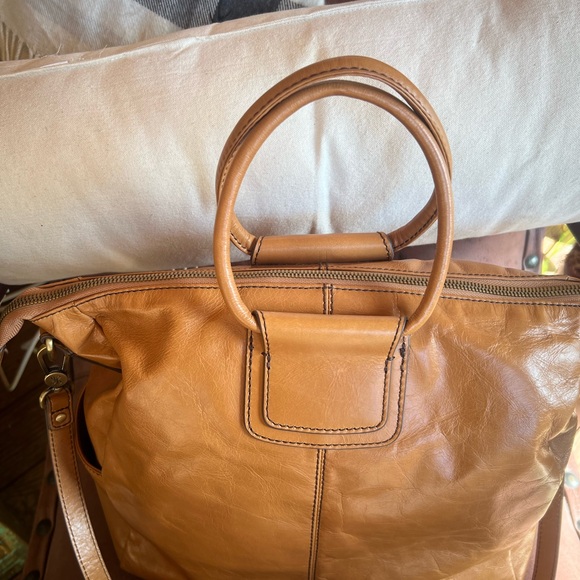 NEW HOBO brand Sheila tote in honey - Picture 4 of 7